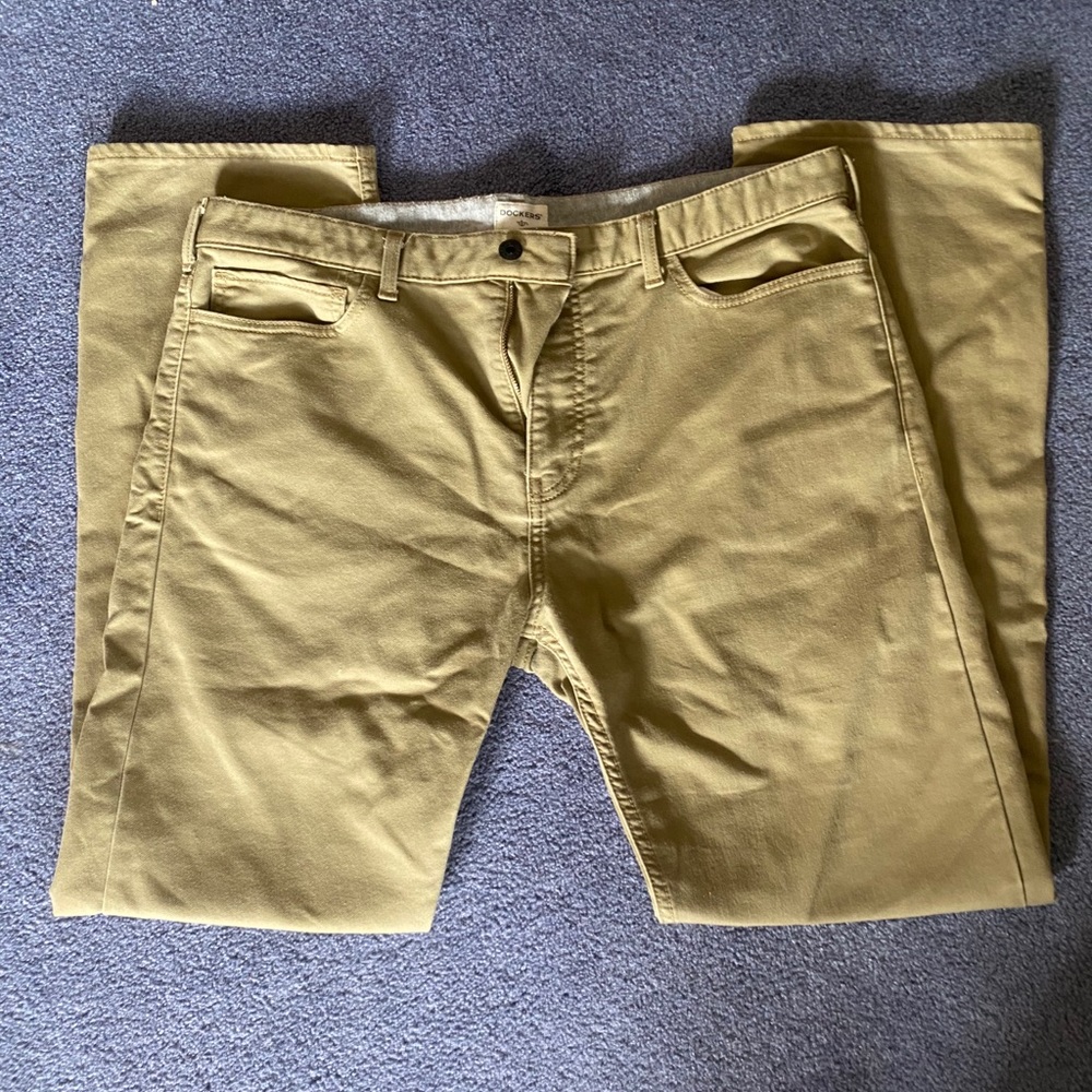 Men’s Dockers Straight Fit Khakis